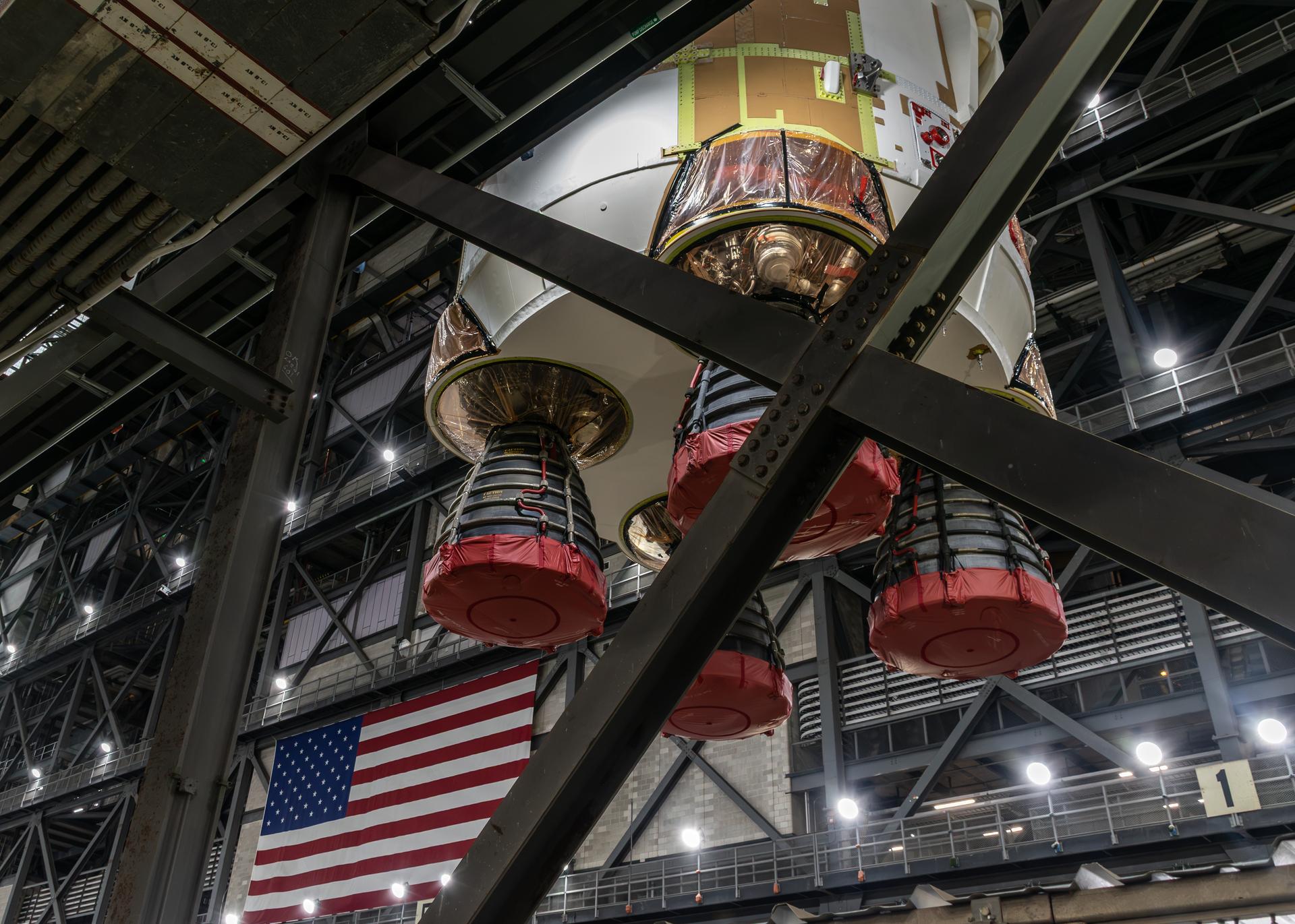 NASA’s Artemis III SLS (Space Launch System) core stage is integrated alongside the twin solid rocket boosters on Oct. 28…